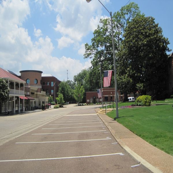 Hernando Courthouse Square