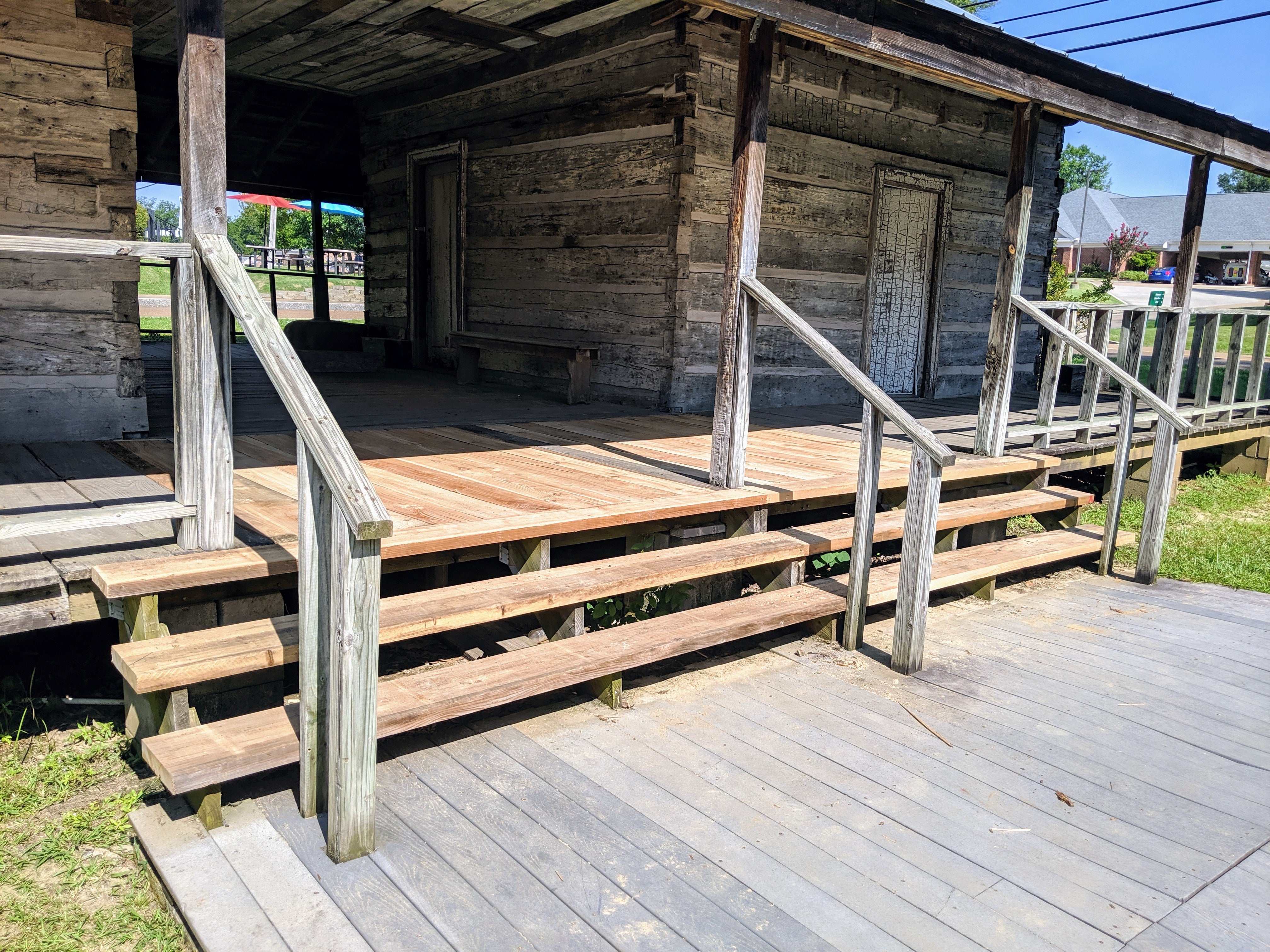 DeSoto County Museum_Cabin (1).jpg