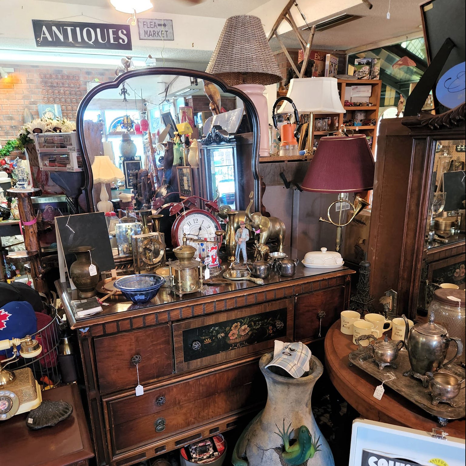 antiques2.jpg